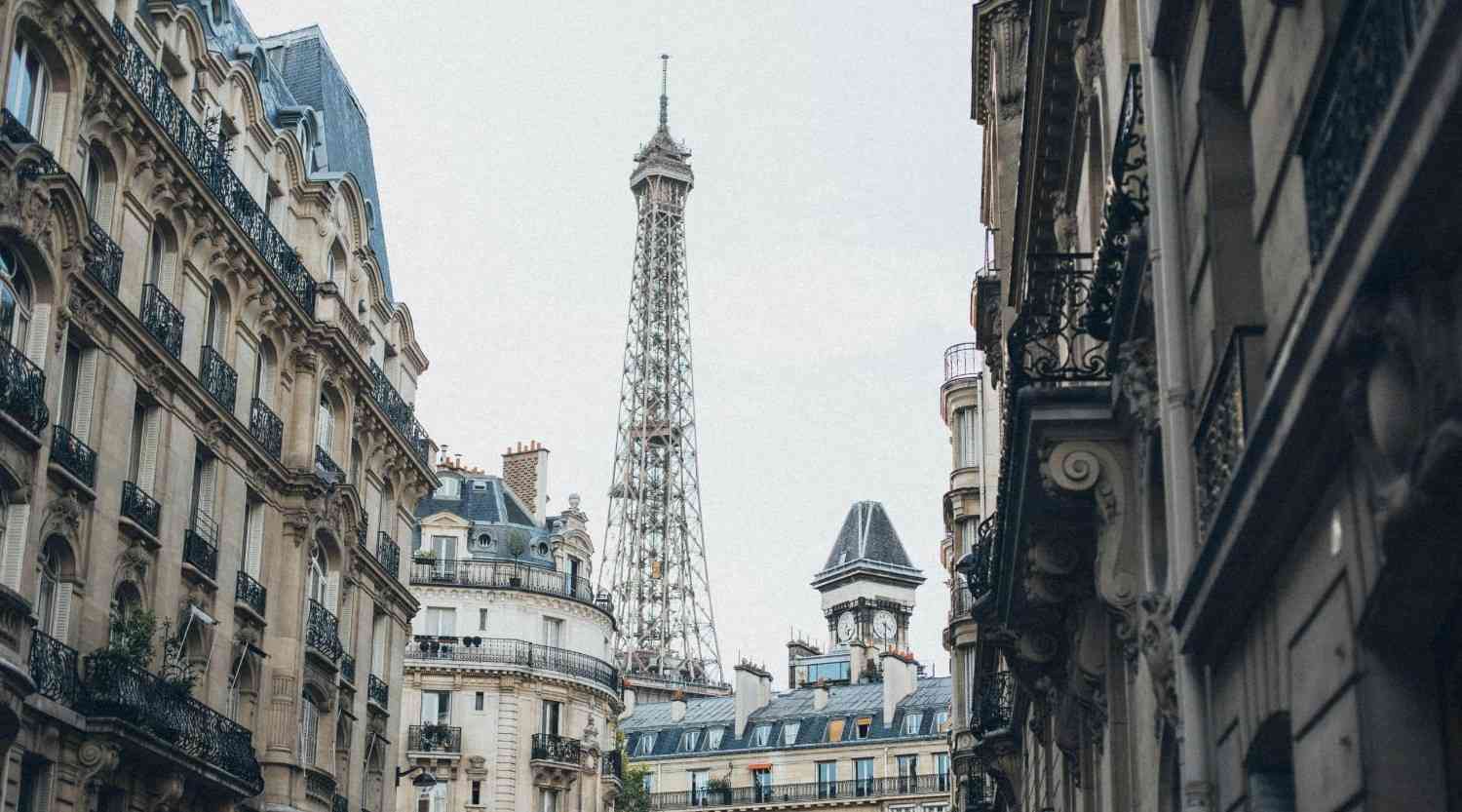 paris-eiffel-tower paris-eiffel-tower-buildings