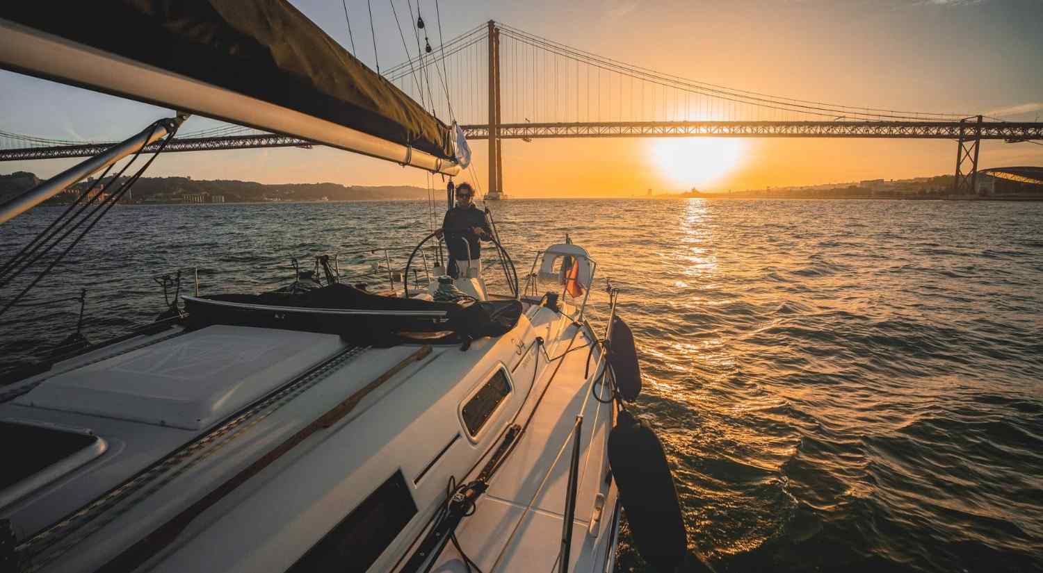 sailing-sunset-lisbon-experience