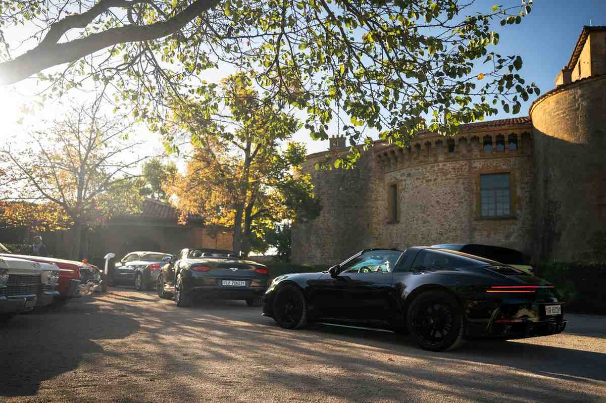 group-driving-tour-burgundy-chateau-de-bagnols