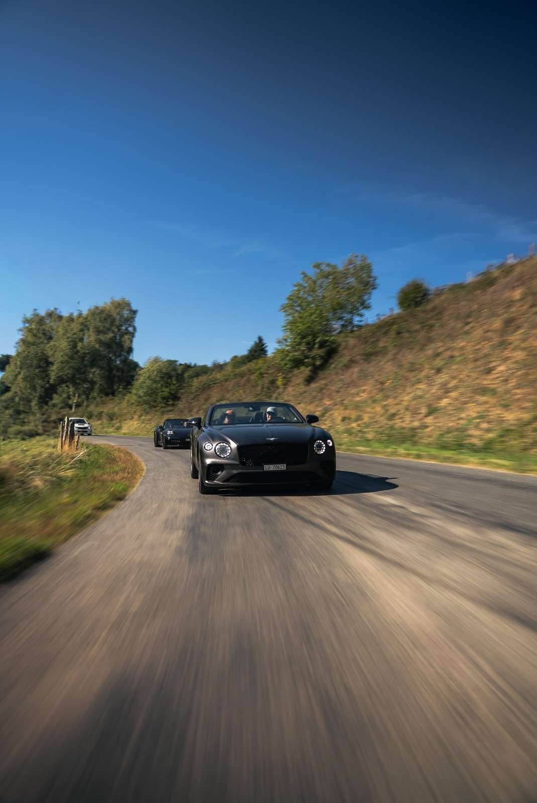 driving-itinerary-group-driving-tour-burgundy-bentley-continental-gtc