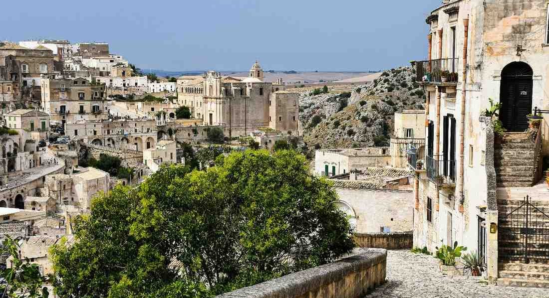 matera-streets-village